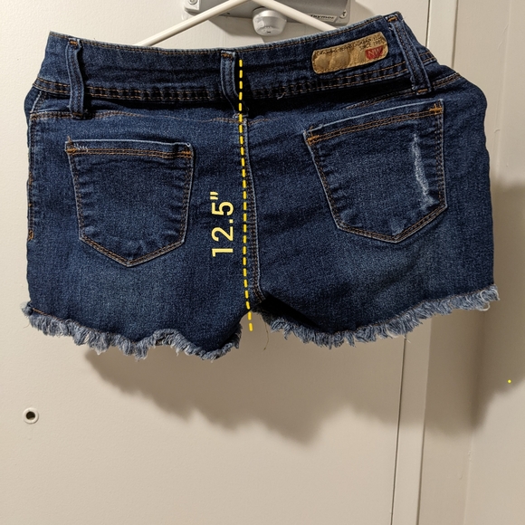 Denim shorts - Picture 2 of 4
